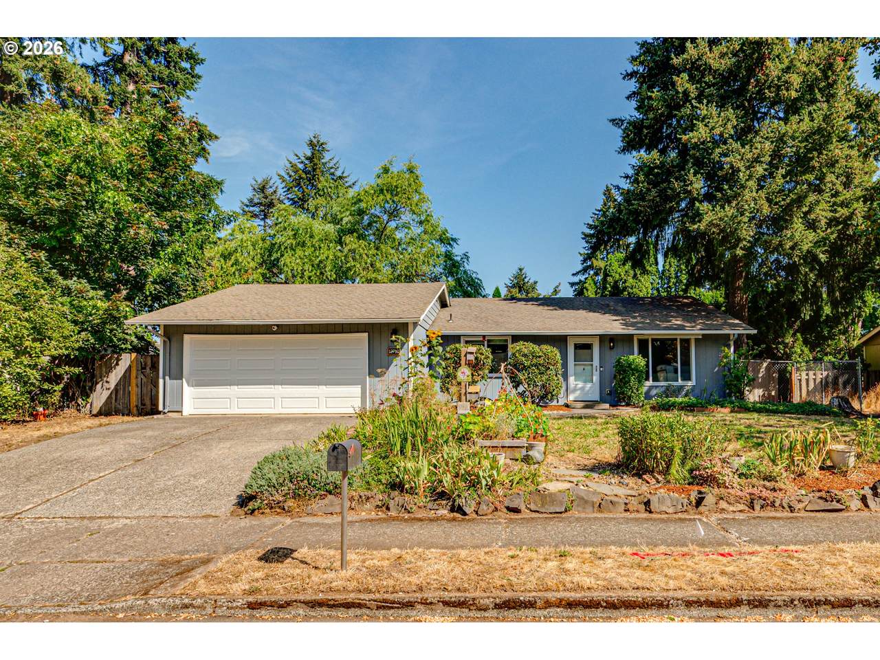 12710 37TH St - Photo 1