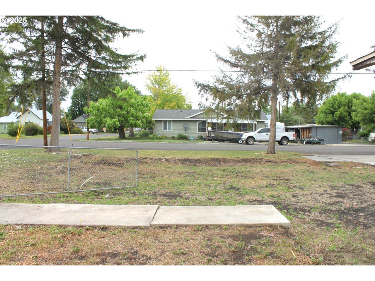 895 Auburn Ave - Photo 1