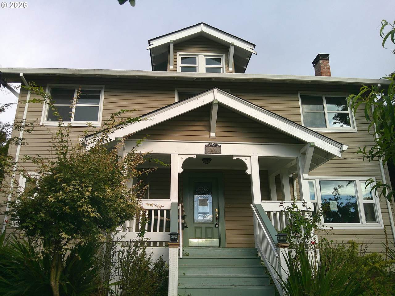 636 Nehalem St - Photo 1