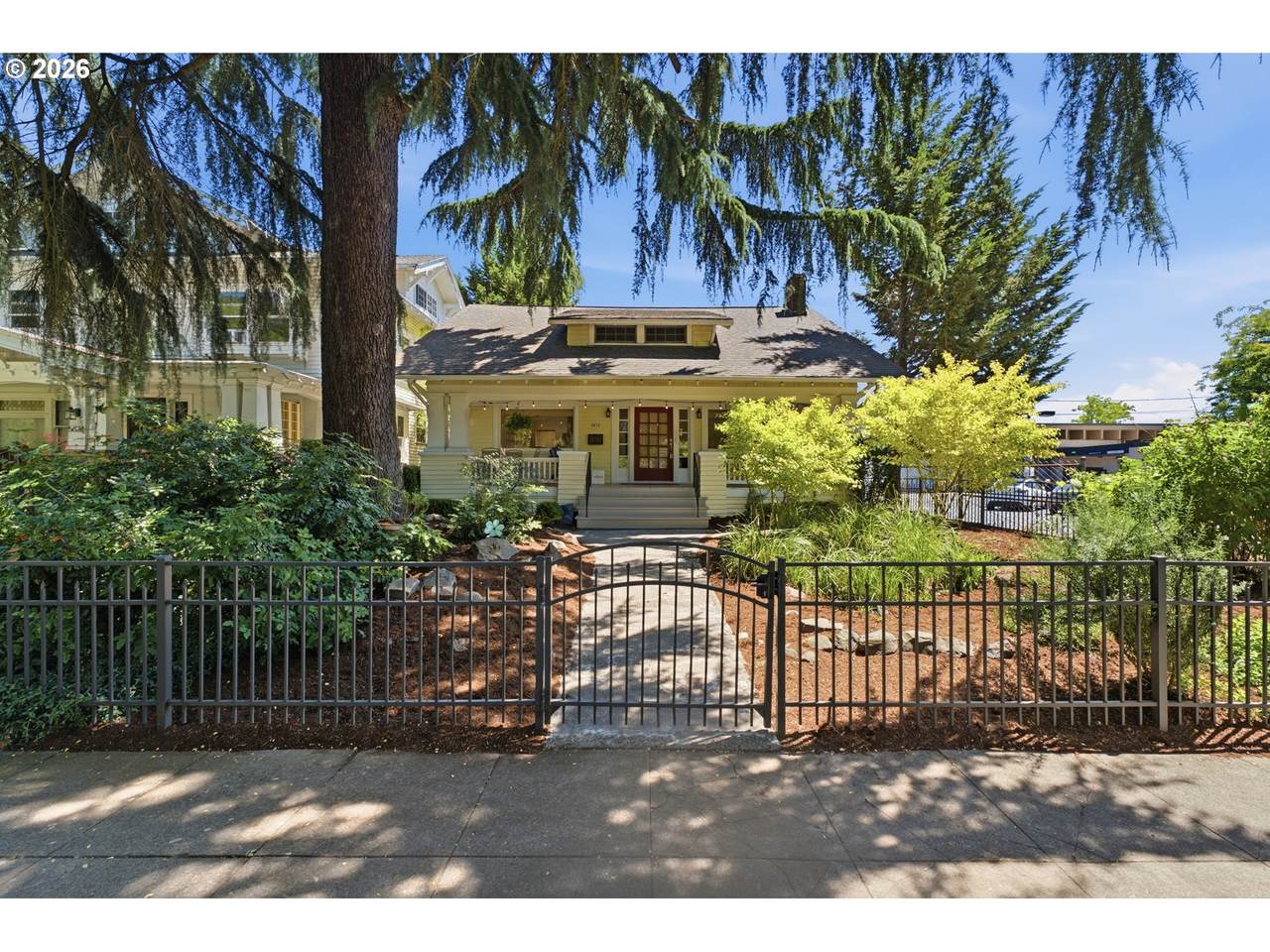 https://bt-photos.global.ssl.fastly.net/portland/1280_boomver_1_272781875-2.jpg