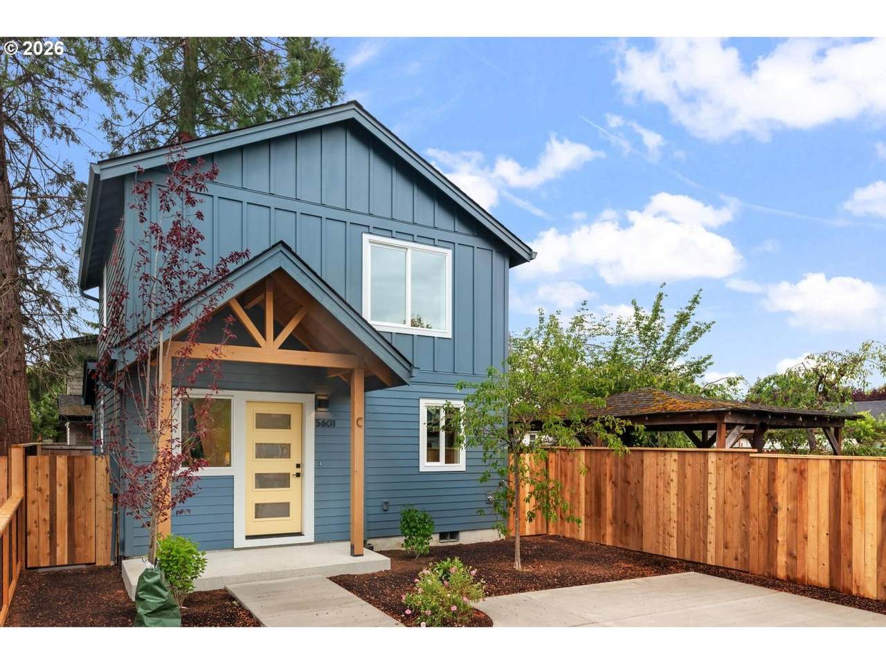 5601 Bybee Blvd - Photo 1