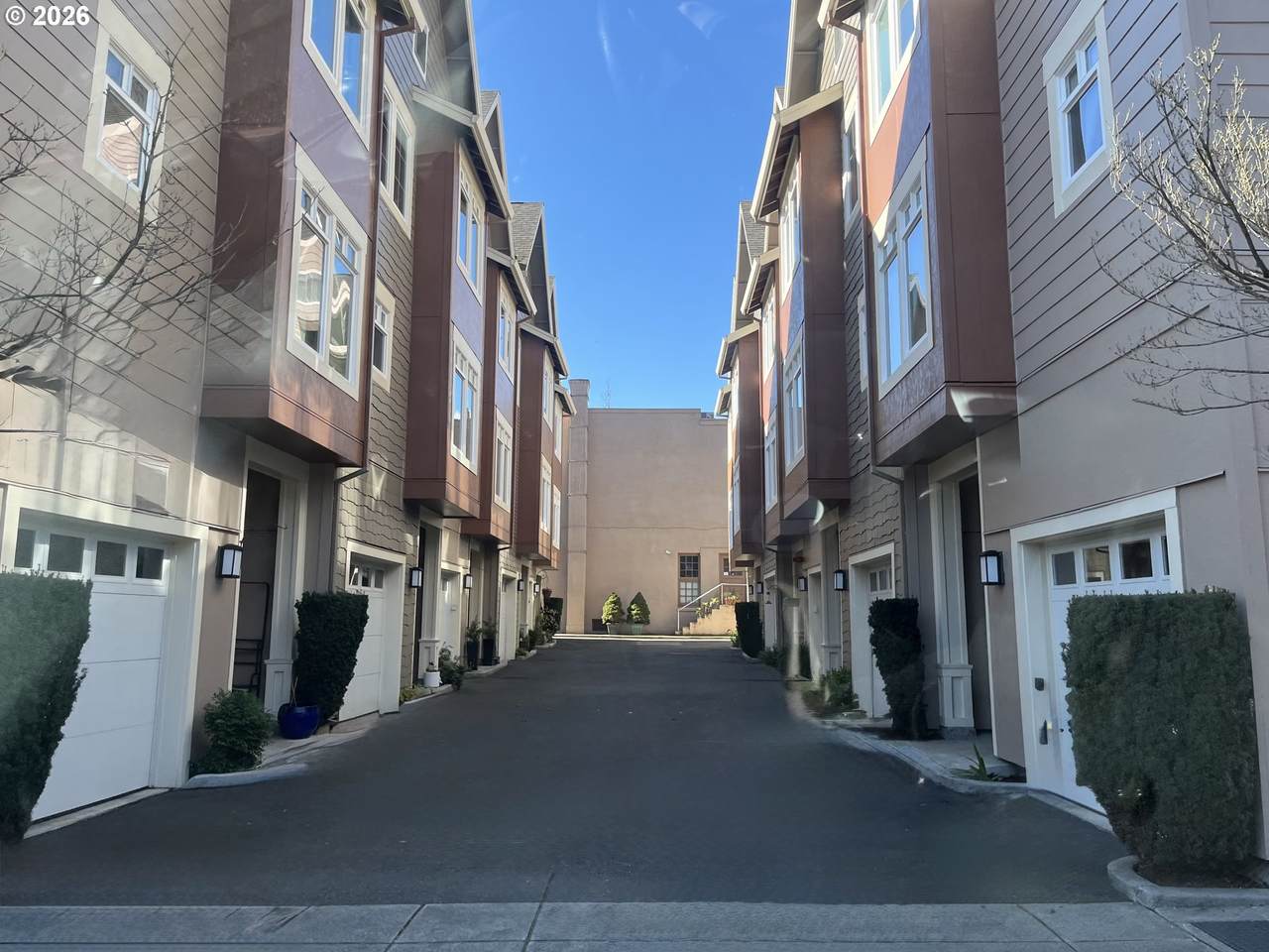https://bt-photos.global.ssl.fastly.net/portland/orig_boomver_1_273958669-2.jpg