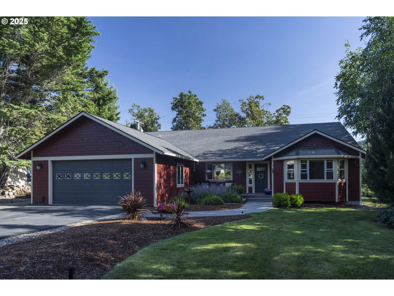 418 Rivershore Dr - Photo 1