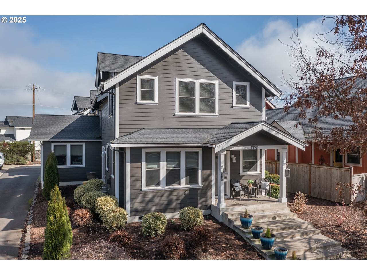 1390 Gwinn St - Photo 1