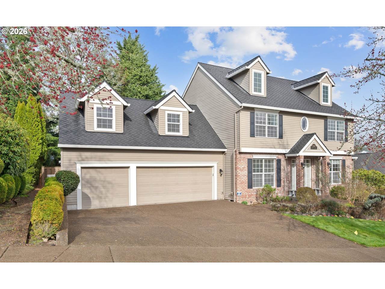 2530 Beacon Hill Dr - Photo 1