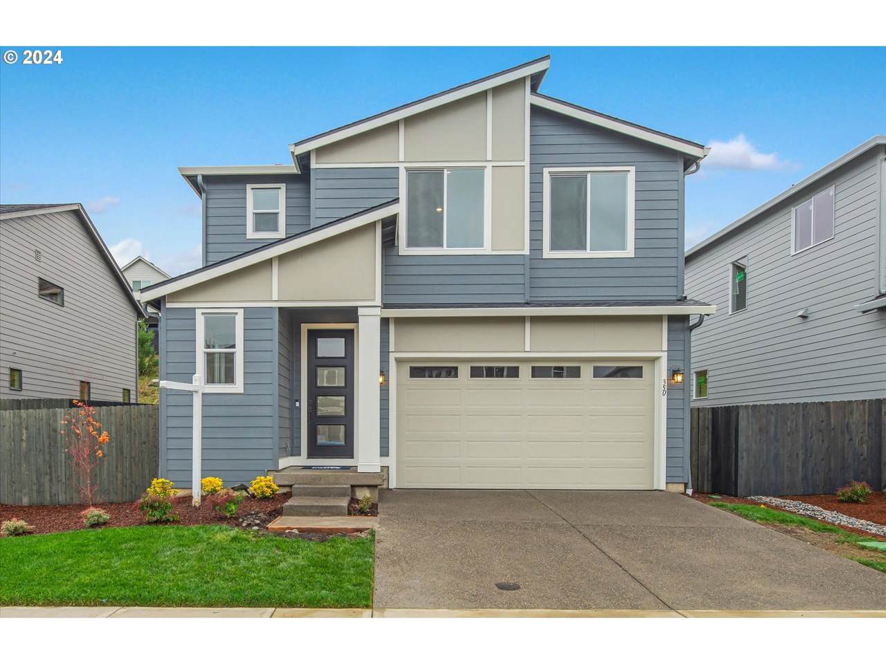 381 Maple St - Photo 1