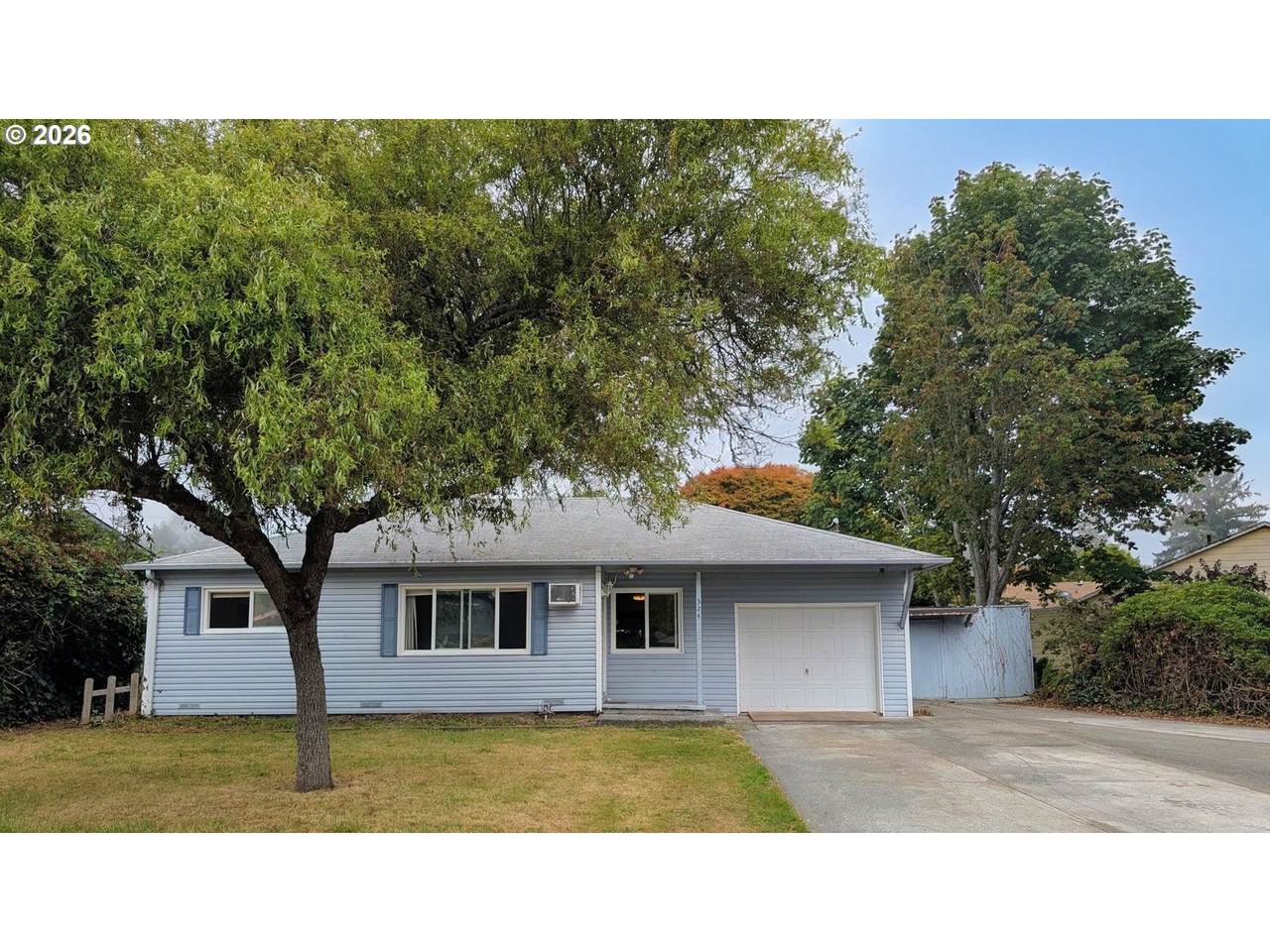 324 Spruce Dr - Photo 1