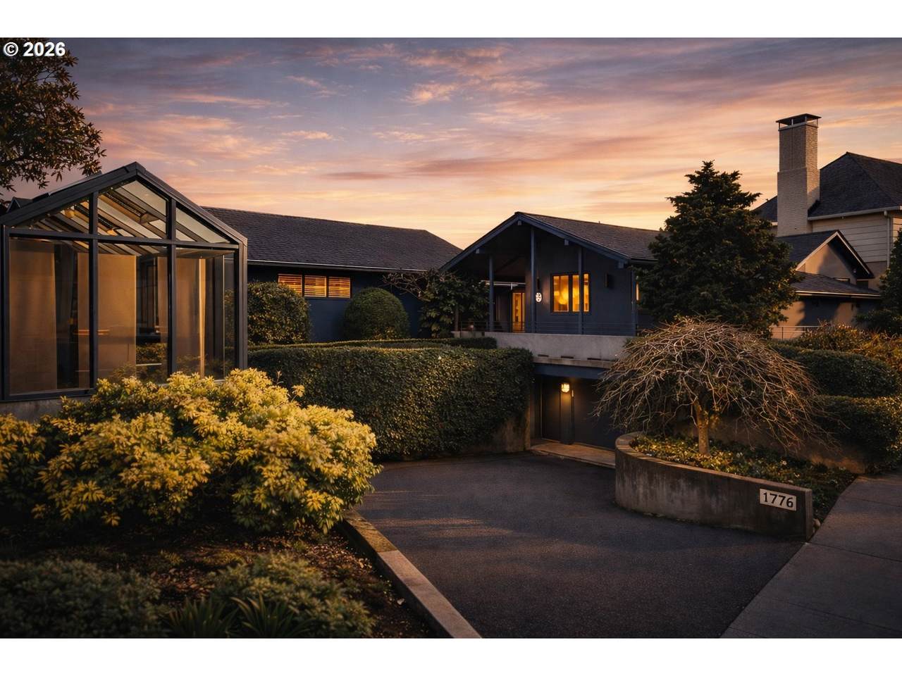 1776 Montgomery Dr - Photo 1