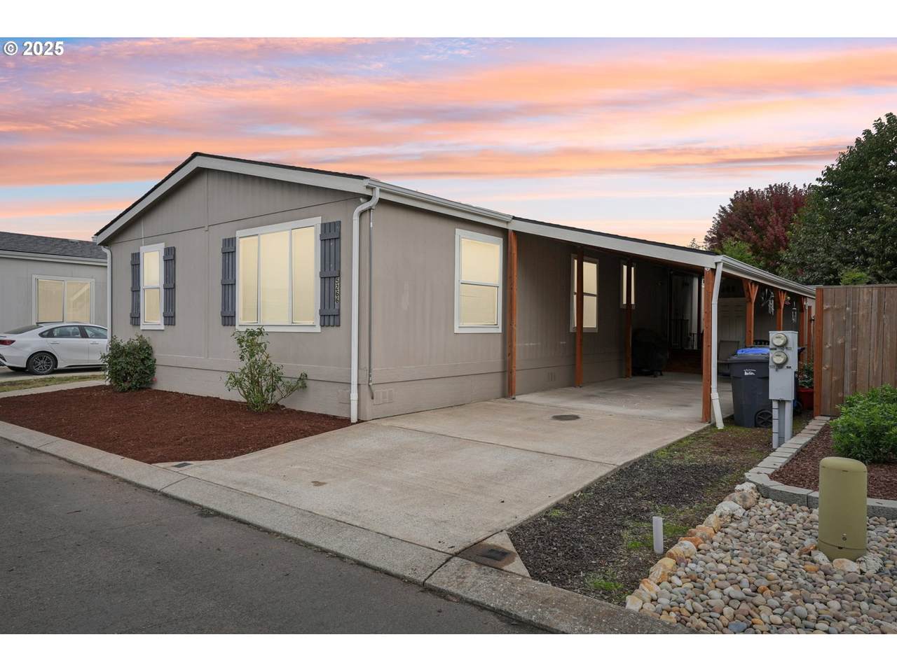 5266 Crystal St - Photo 1