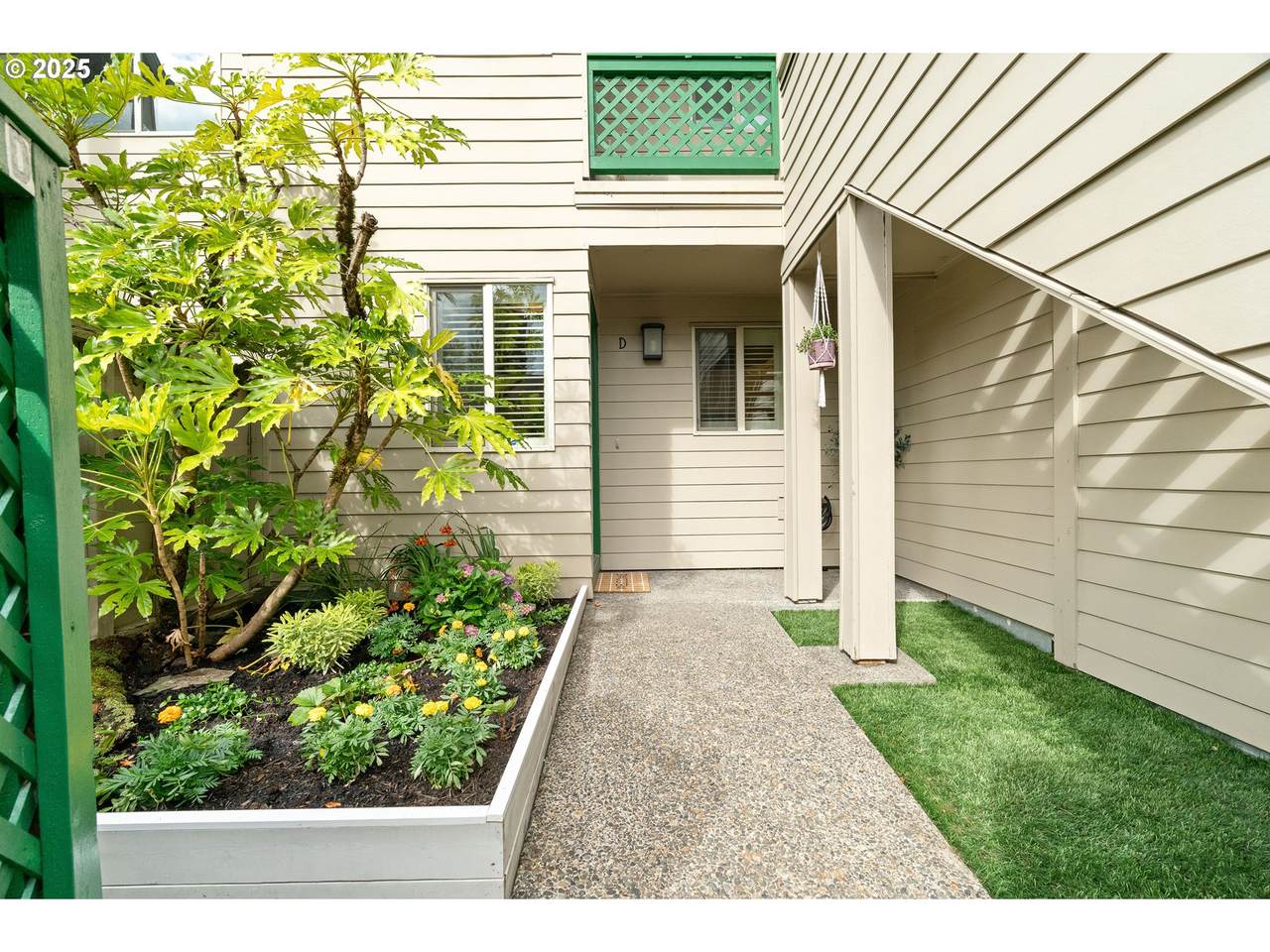 2825 Upshur St - Photo 1