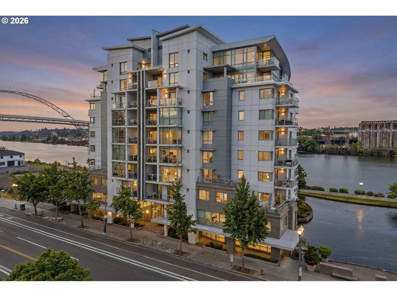 1310 Naito Pkwy - Photo 1