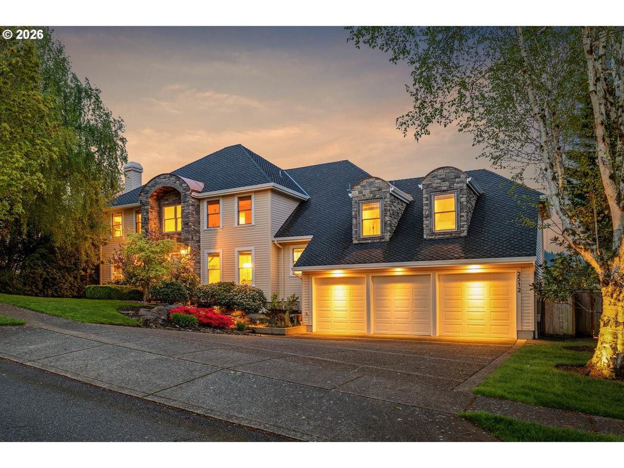 2512 Pinnacle Dr - Photo 1