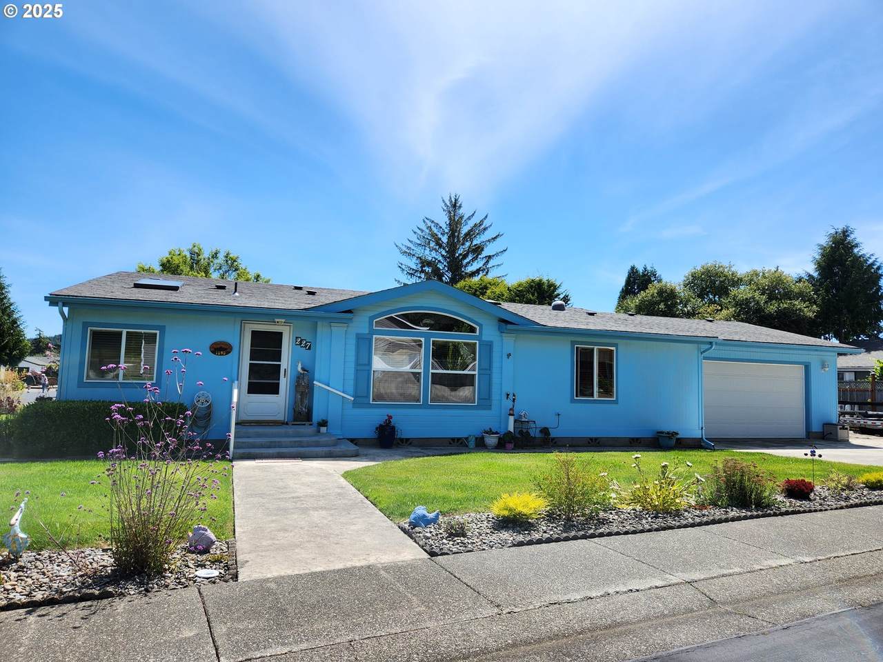 227 Lakeland Dr - Photo 1