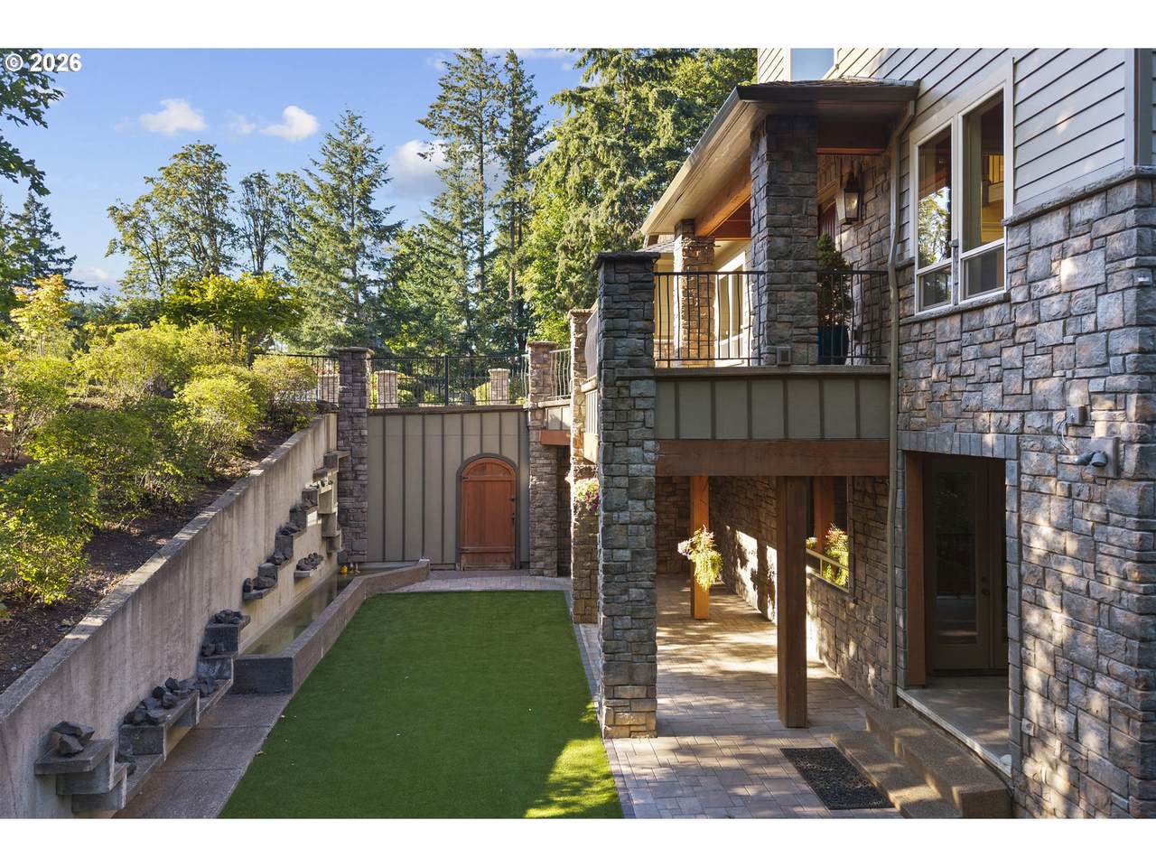 https://bt-photos.global.ssl.fastly.net/portland/1280_boomver_1_290447694-2.jpg