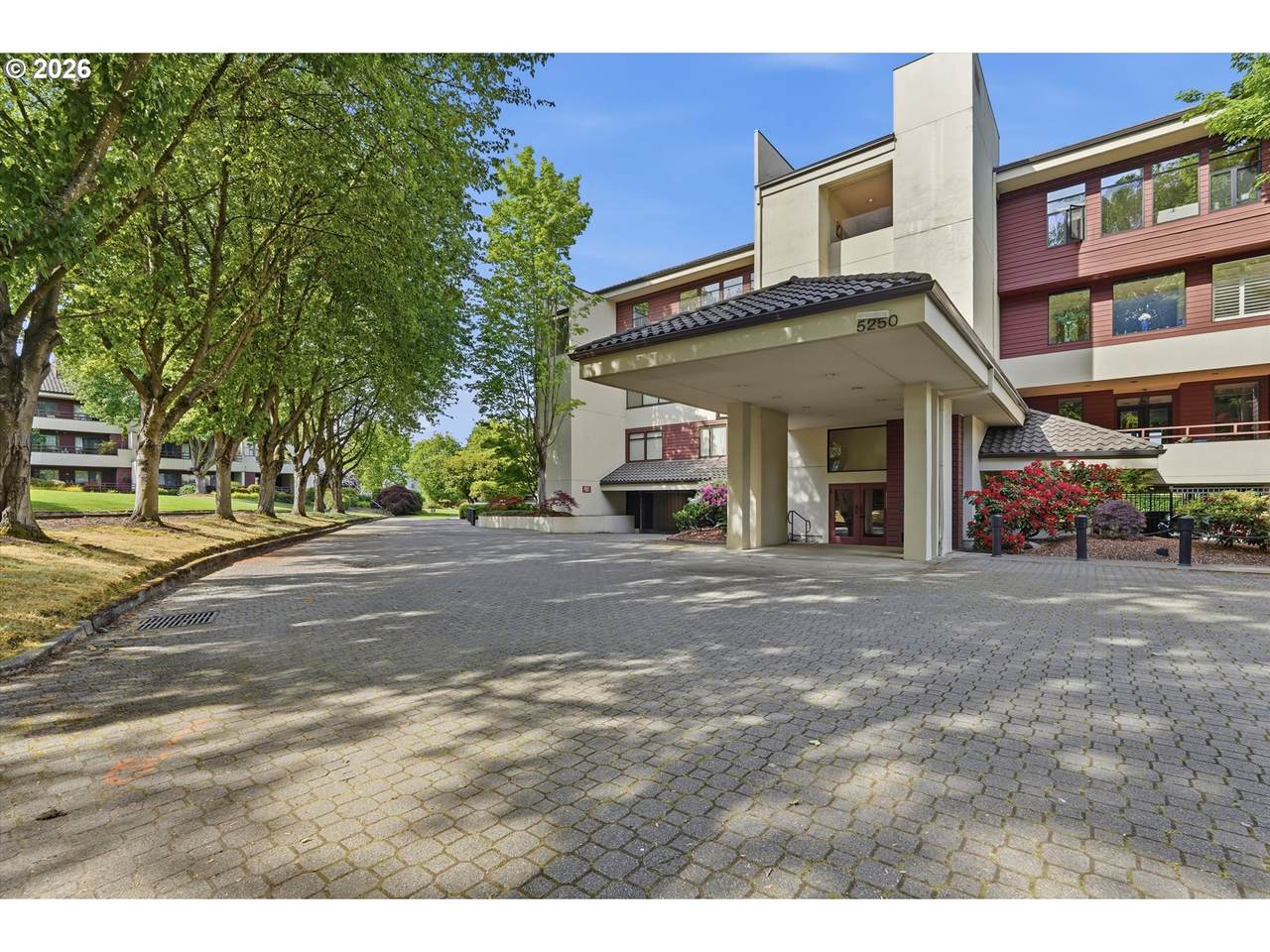5250 Landing Dr - Photo 1