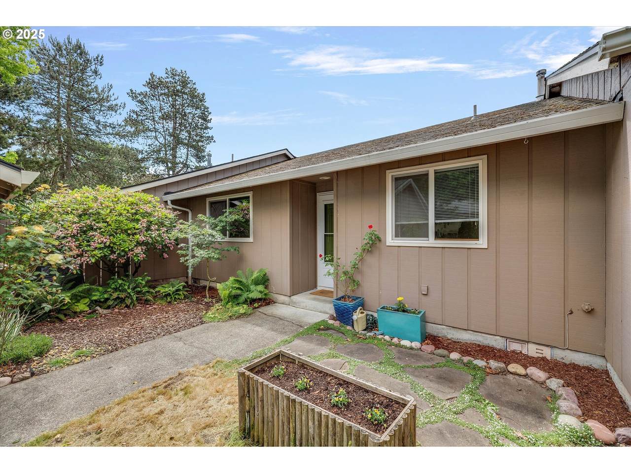2992 Blue Bird Dr - Photo 1