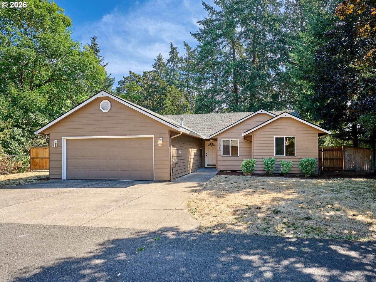 605 Idylwood Dr - Photo 1