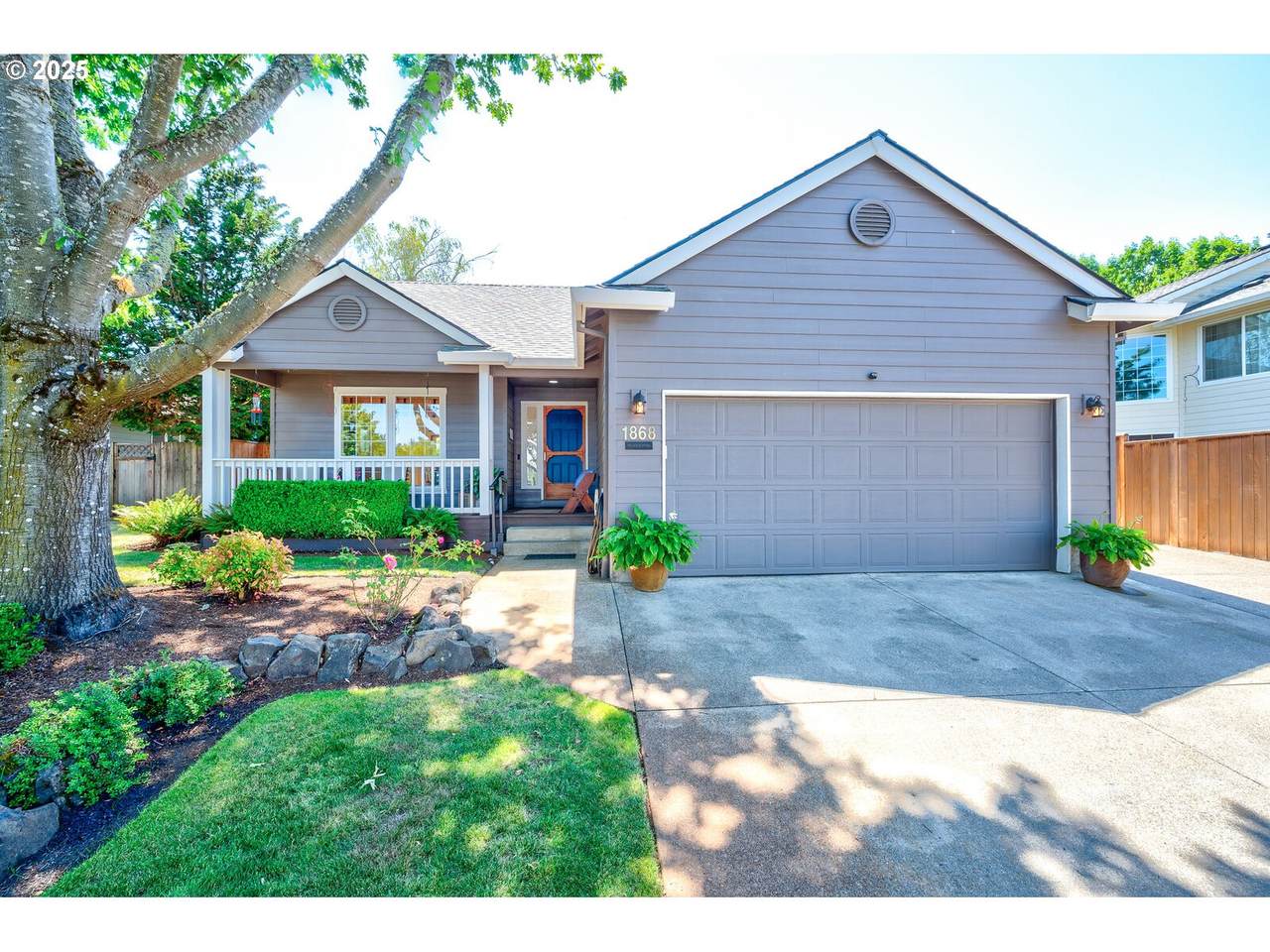 1868 Poppy Hills Dr - Photo 1