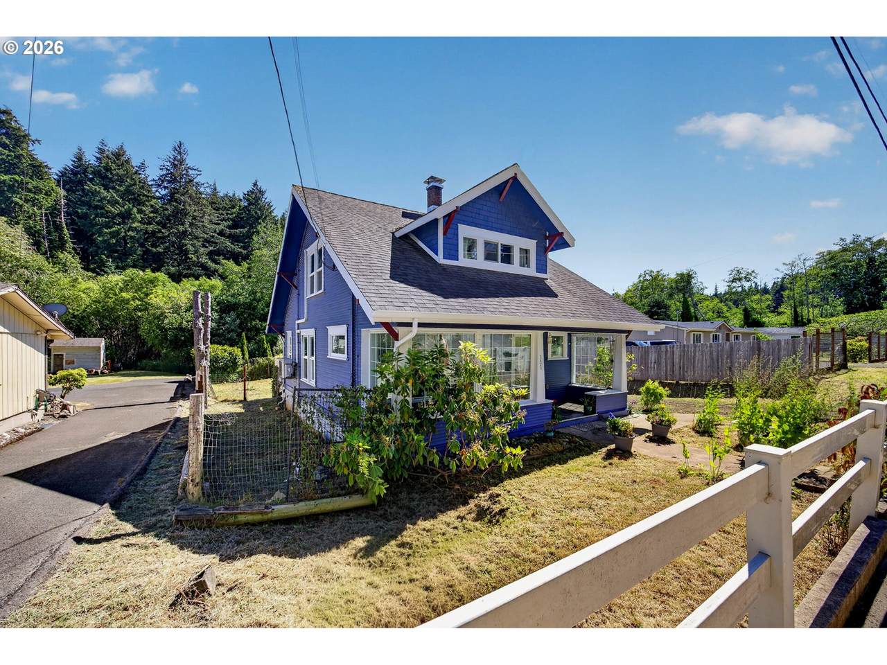 1421 Anderson Ave - Photo 1