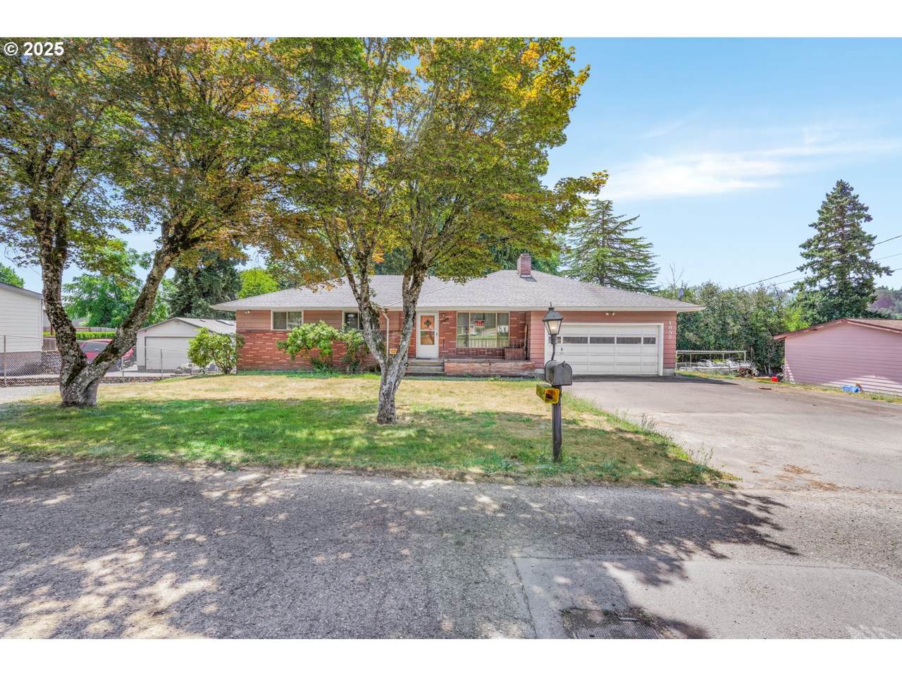 1852 Rosebrier Ct - Photo 1