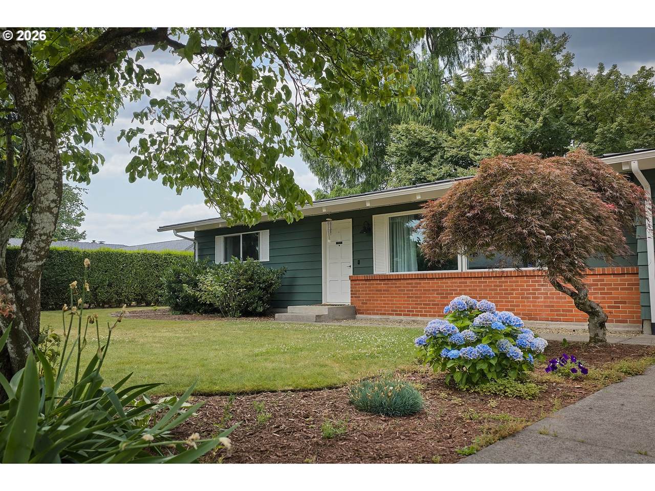 140 Cherry Blossom Ln - Photo 1