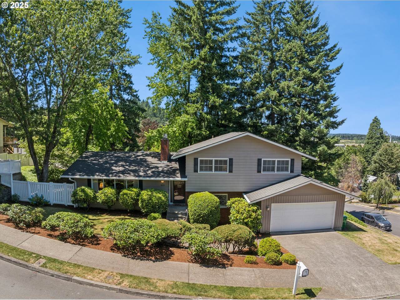 855 Mawrcrest Dr - Photo 1
