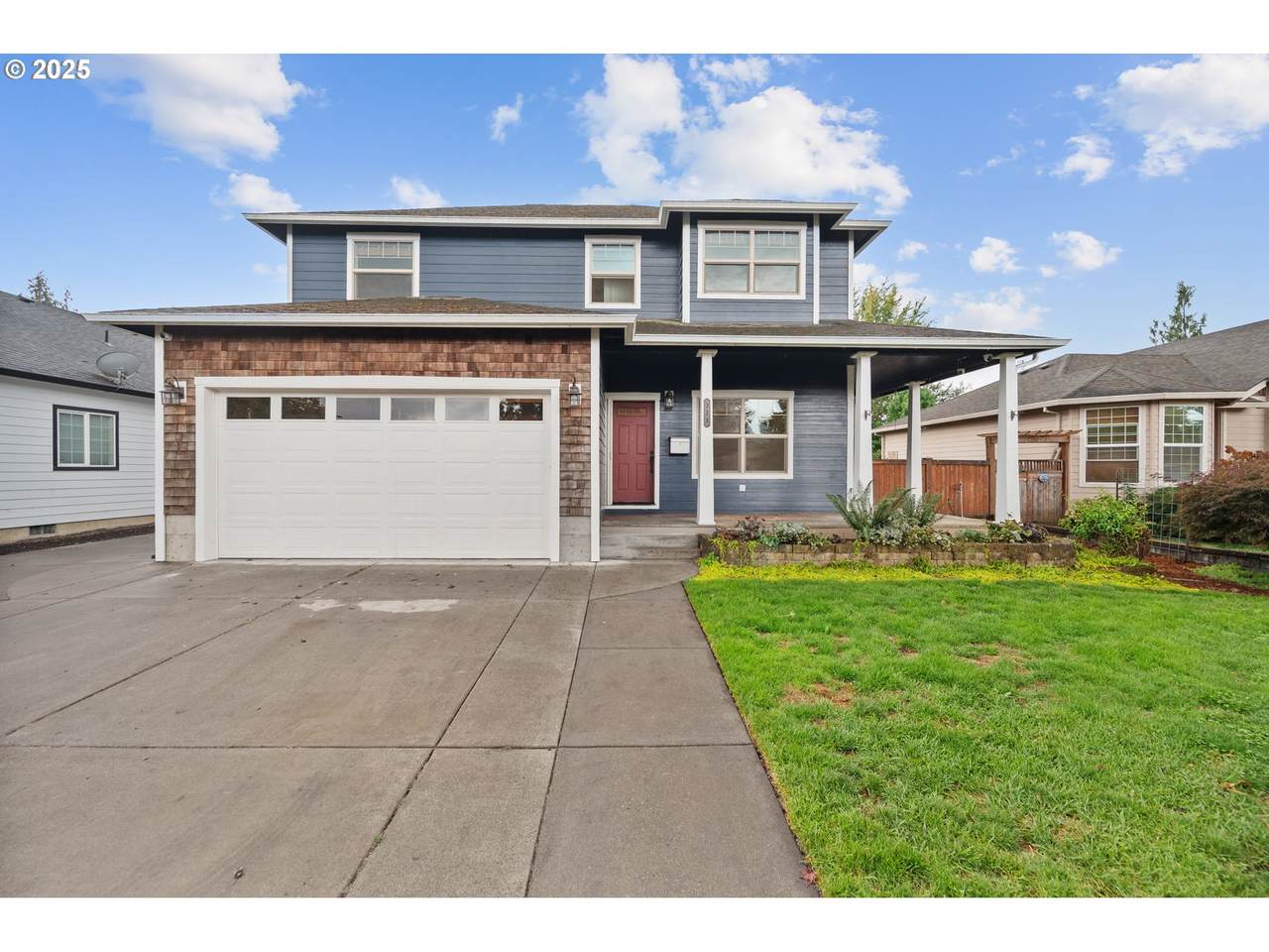 328 Sherman St - Photo 1