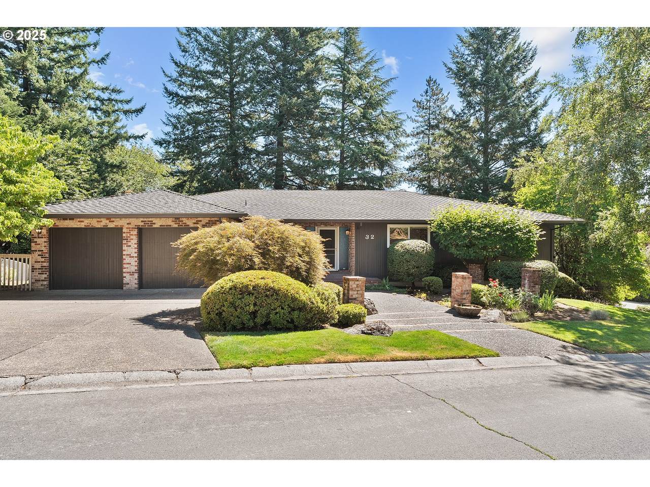 32 Independence Ave - Photo 1