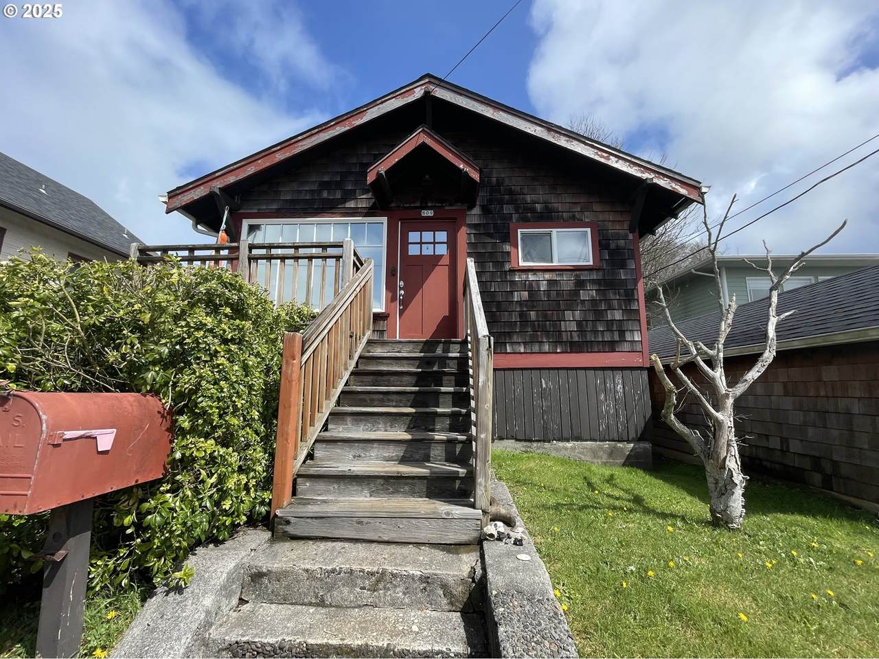 809 Glasgow Ave - Photo 1