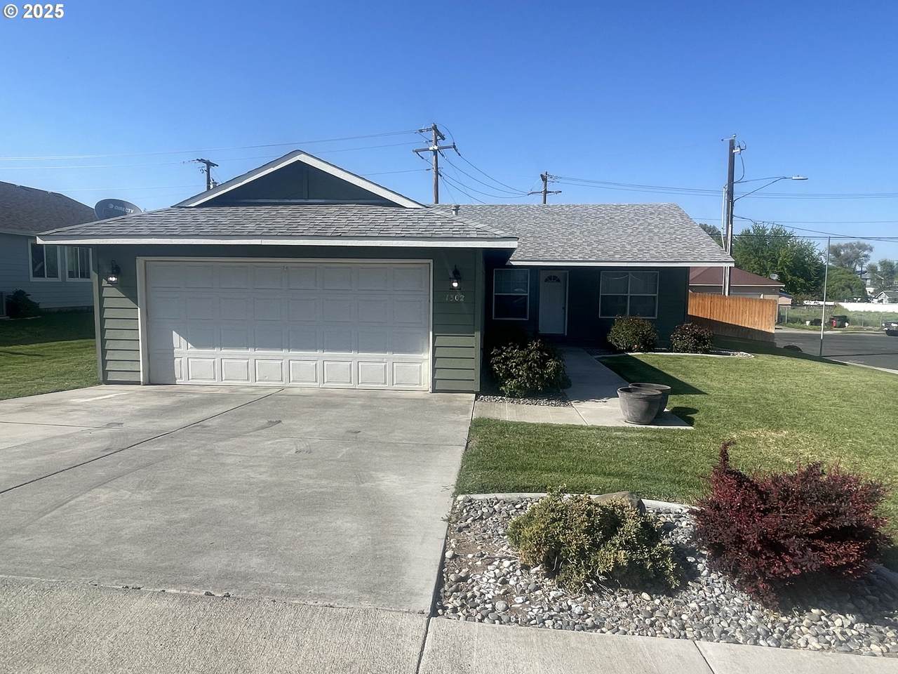 1302 Suzanne Ct - Photo 1