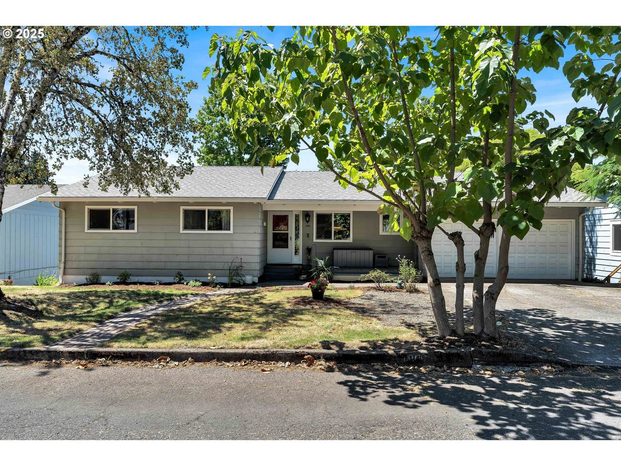 17415 Colina Vista Ave - Photo 1