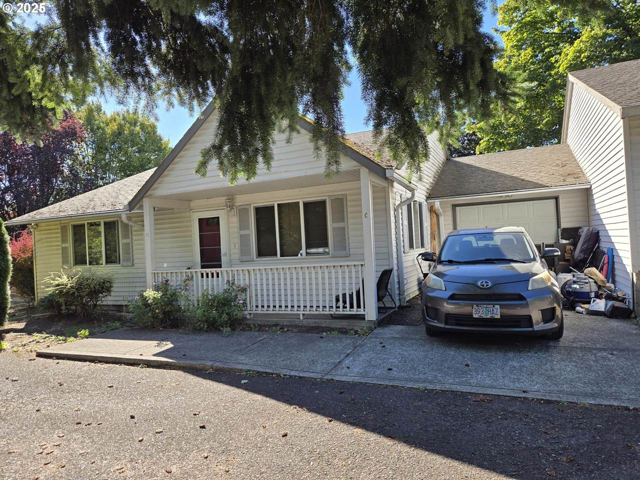 15310 Stark St - Photo 1