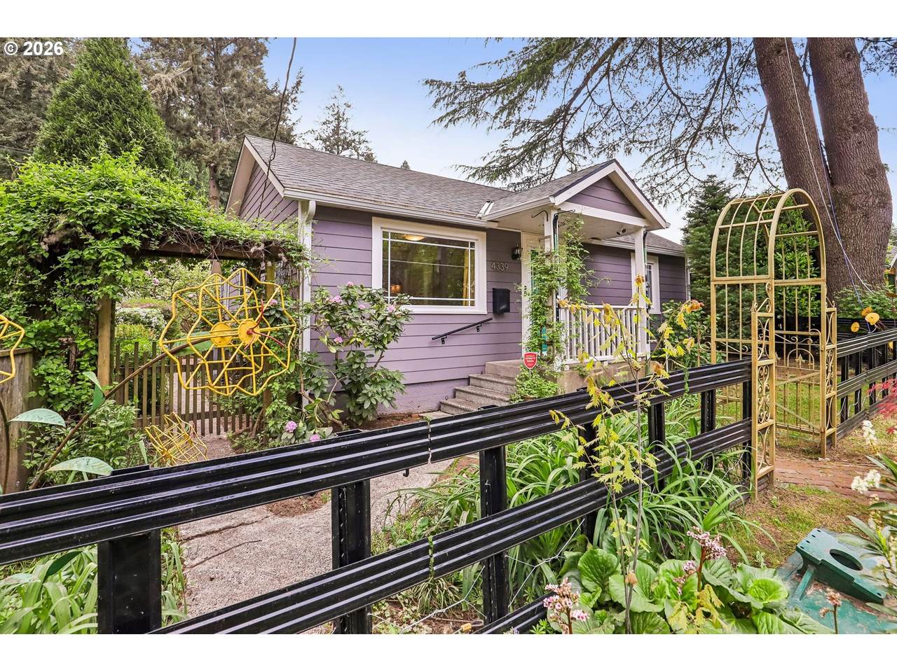 https://bt-photos.global.ssl.fastly.net/portland/1280_boomver_1_302493583-2.jpg