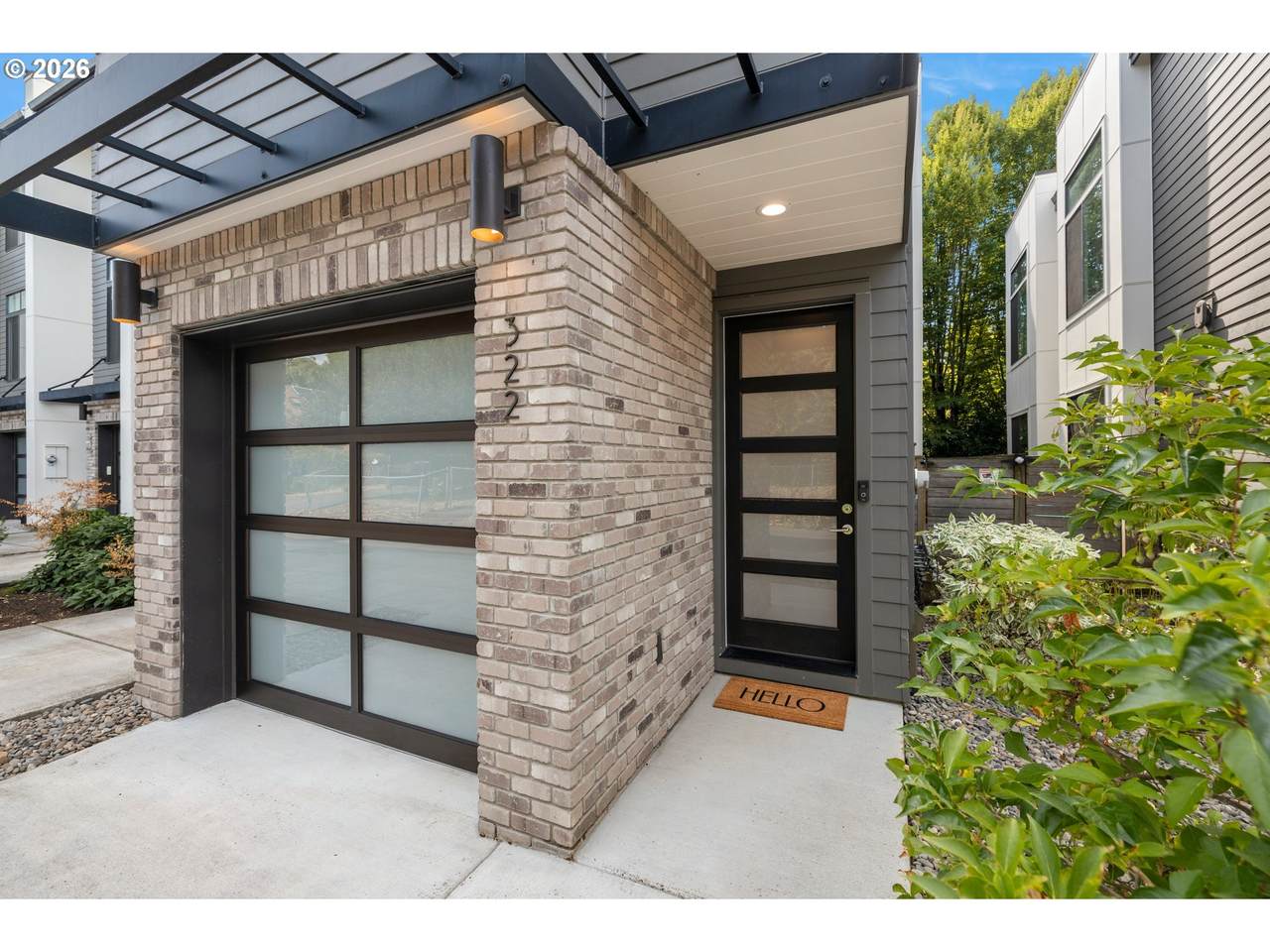322 Ivy St - Photo 1