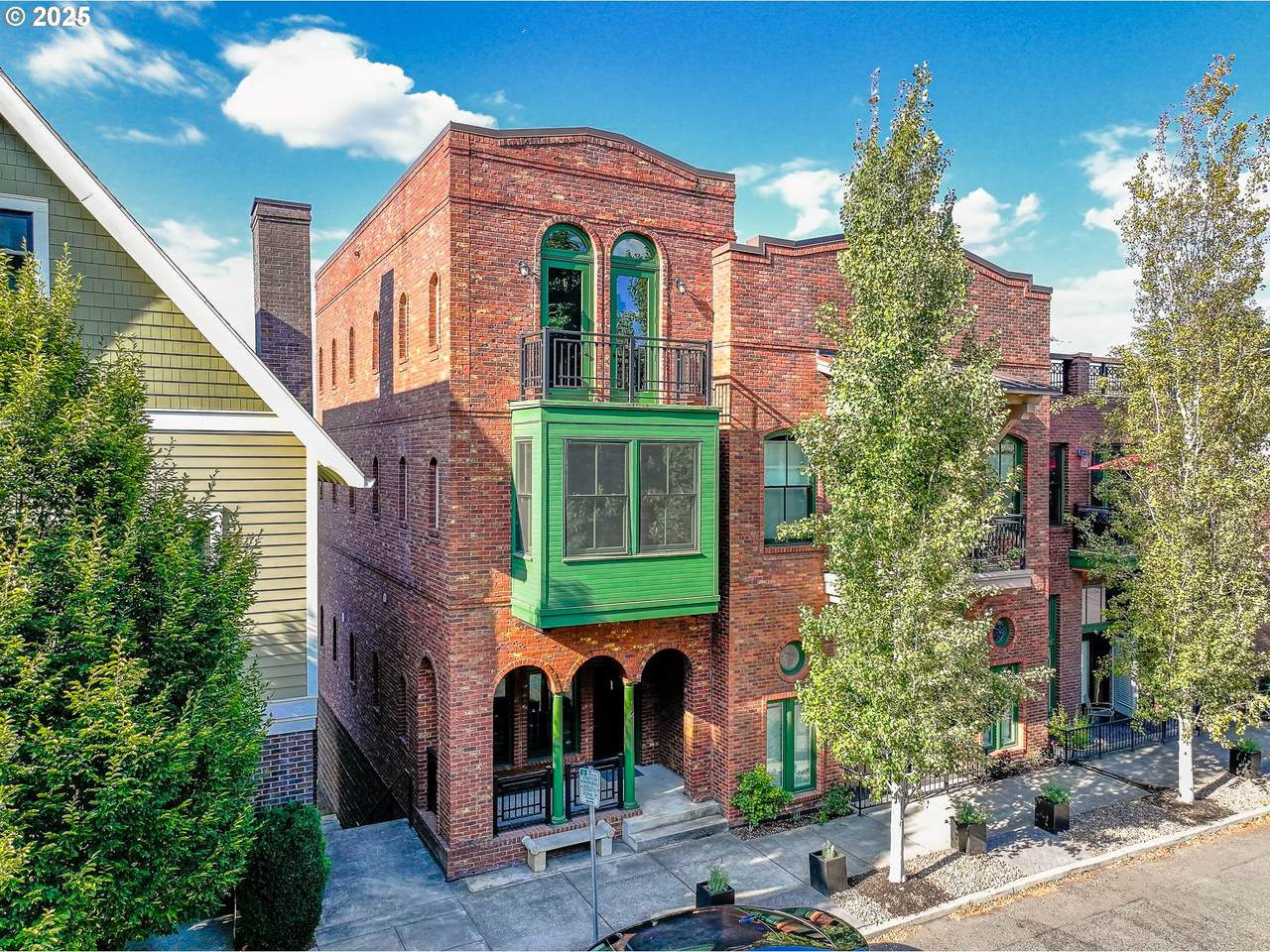 121 Gibbs St - Photo 1