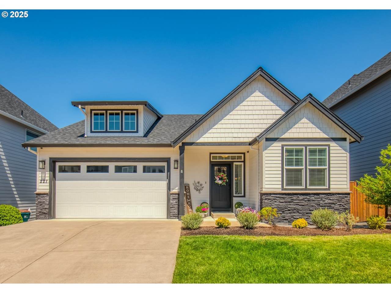227 Taylor Dr - Photo 1