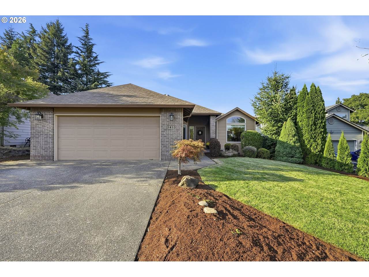 1433 Begonia Ave - Photo 1