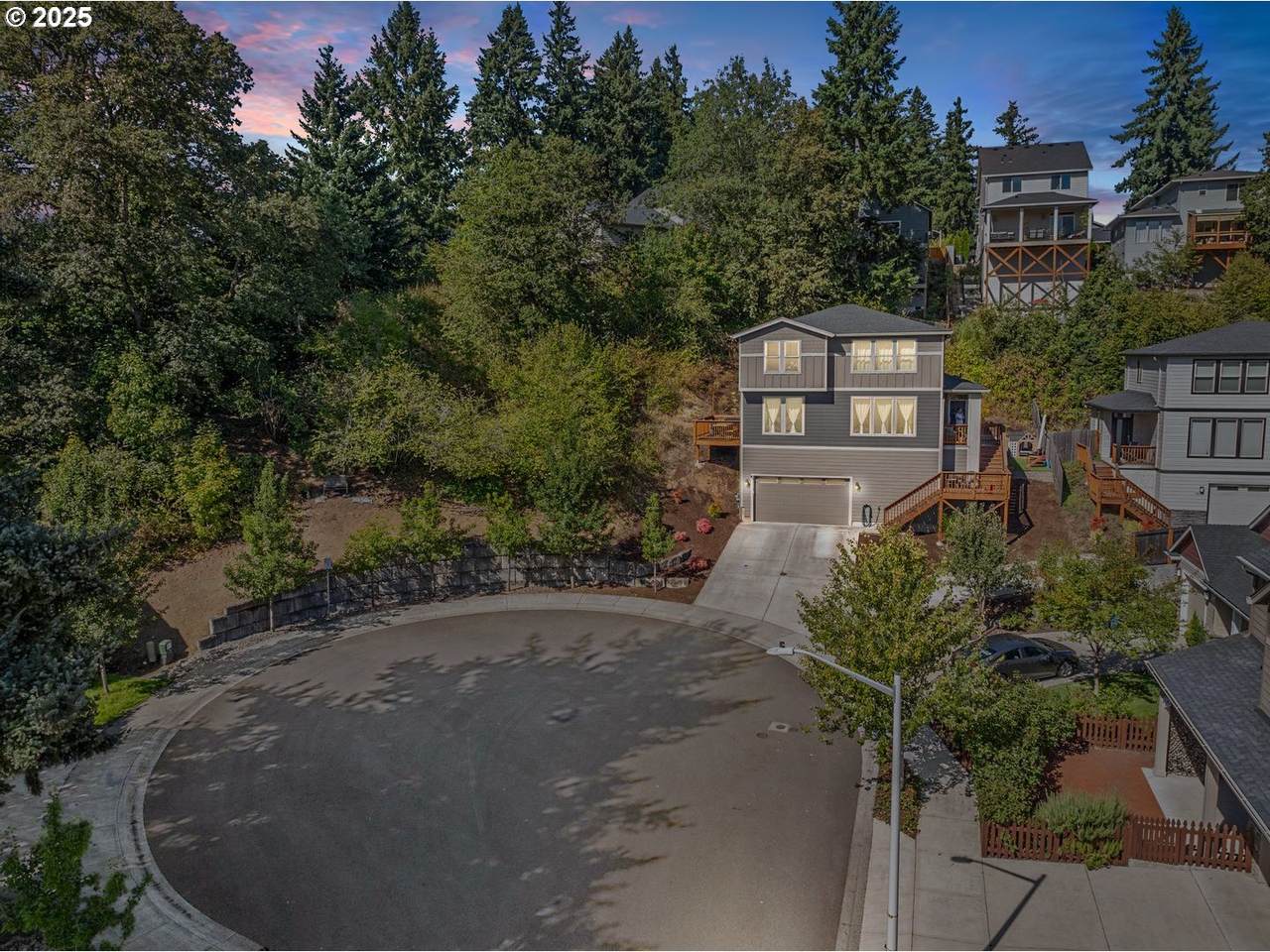 https://bt-photos.global.ssl.fastly.net/portland/1280_boomver_1_316247935-2.jpg