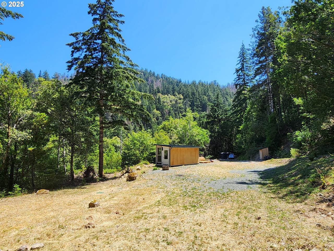 https://bt-photos.global.ssl.fastly.net/portland/1280_boomver_1_318969530-2.jpg