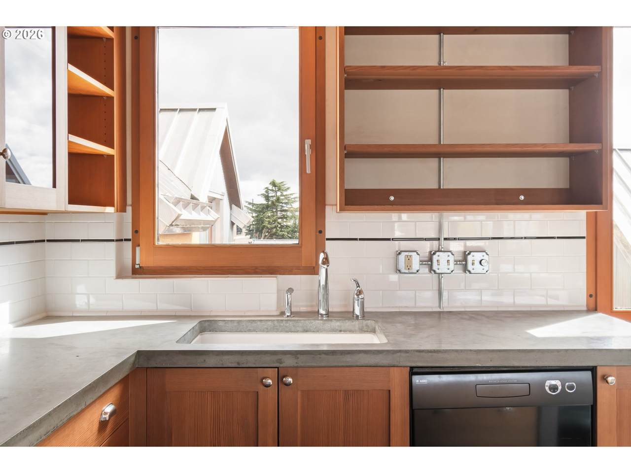 https://bt-photos.global.ssl.fastly.net/portland/1280_boomver_1_319354036-2.jpg