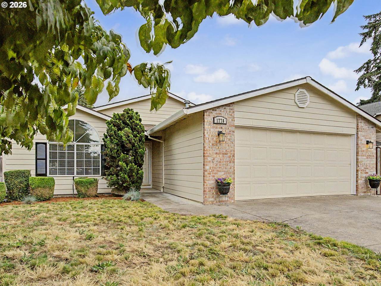 1778 Laurelwood Loop - Photo 1