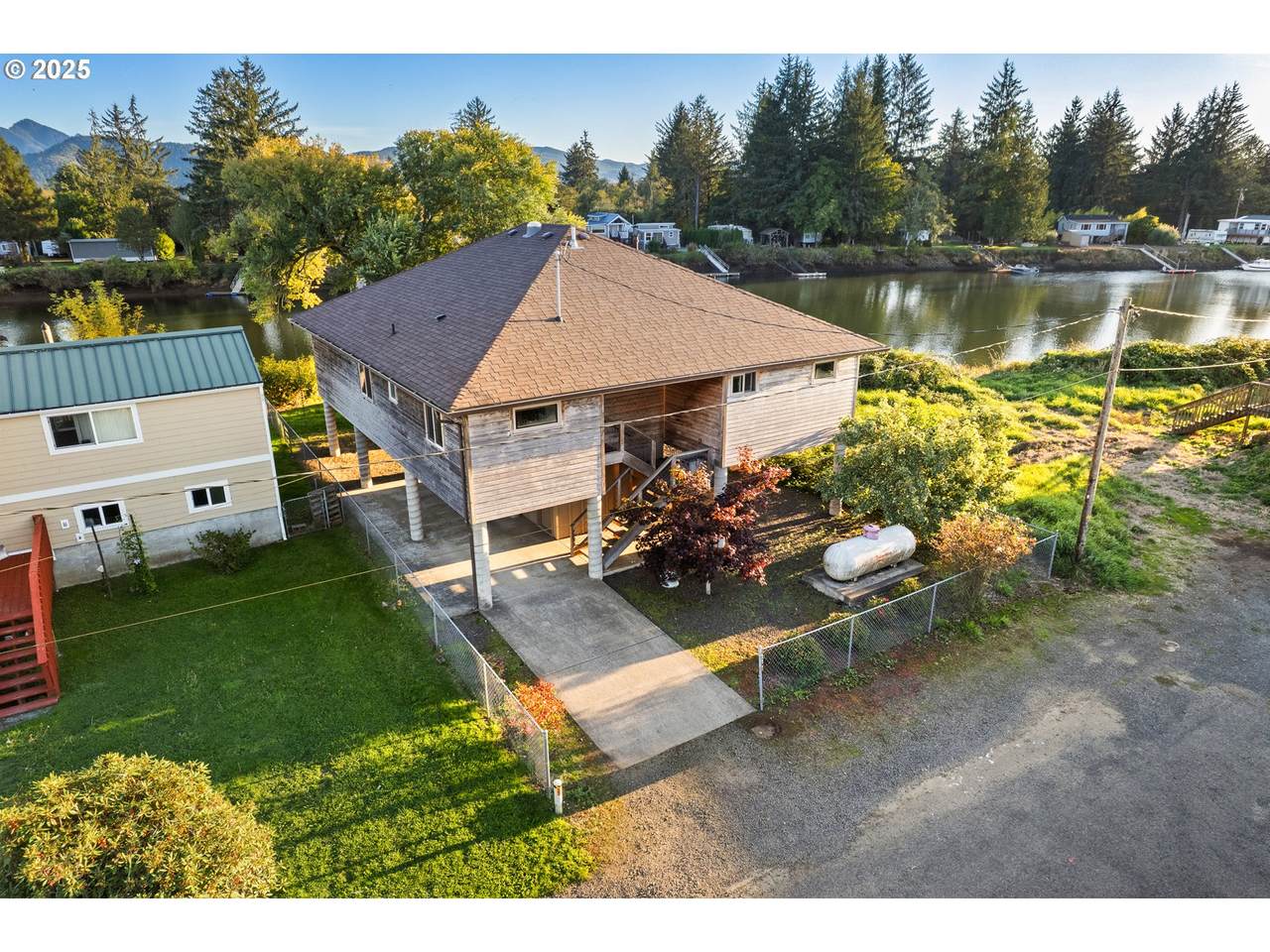 https://bt-photos.global.ssl.fastly.net/portland/1280_boomver_1_320958610-2.jpg