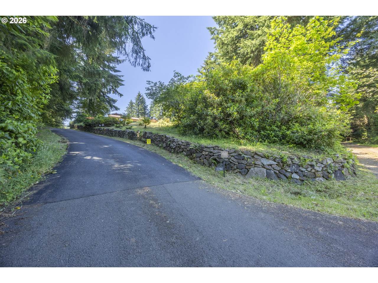 https://bt-photos.global.ssl.fastly.net/portland/1280_boomver_1_321353467-2.jpg