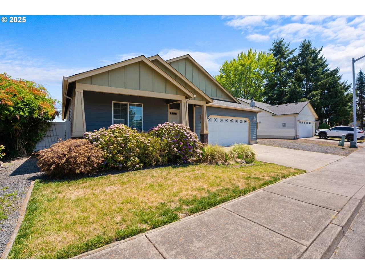 415 Sunrise Dr - Photo 1