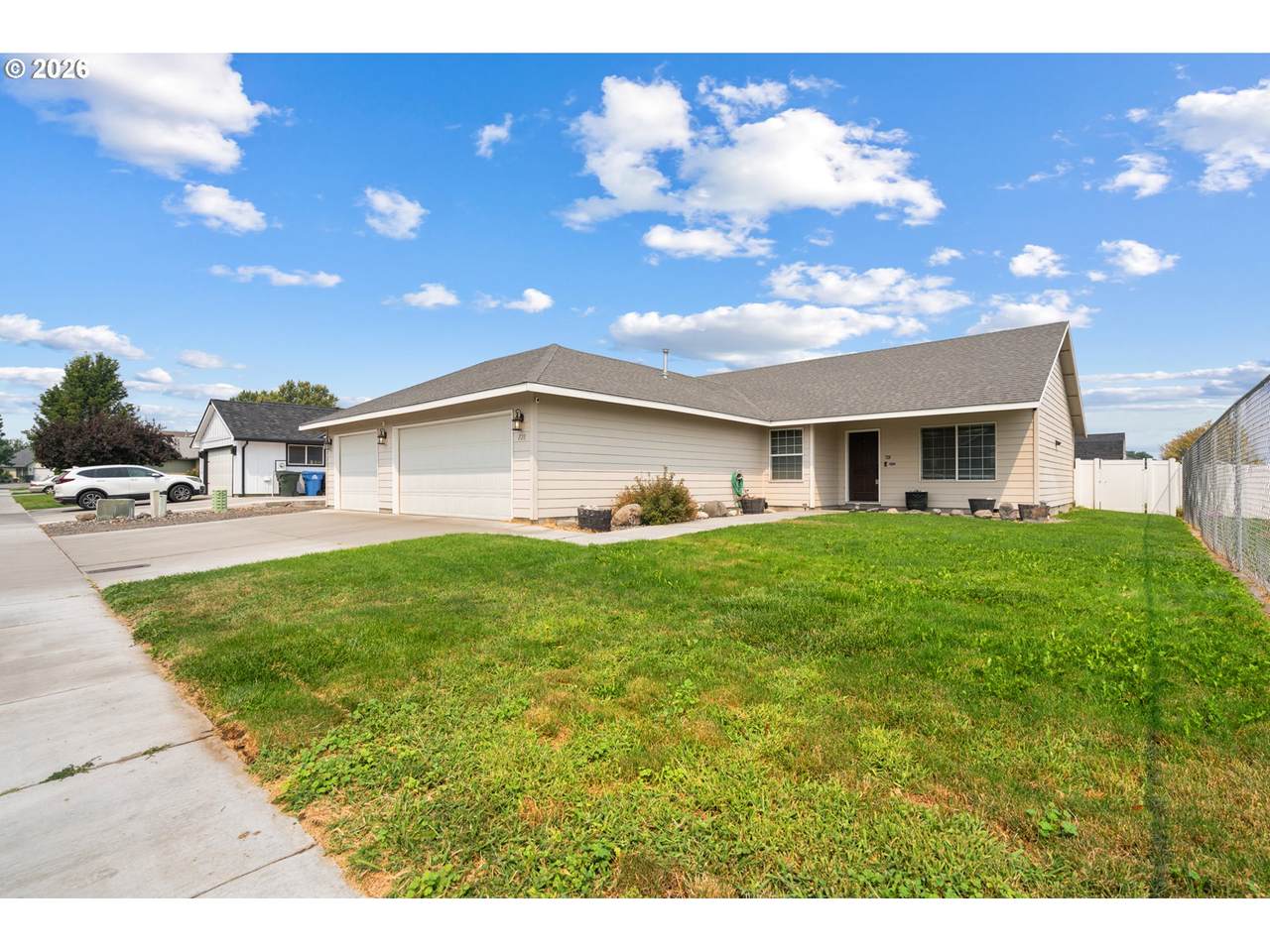 728 Pheasant Ave - Photo 1