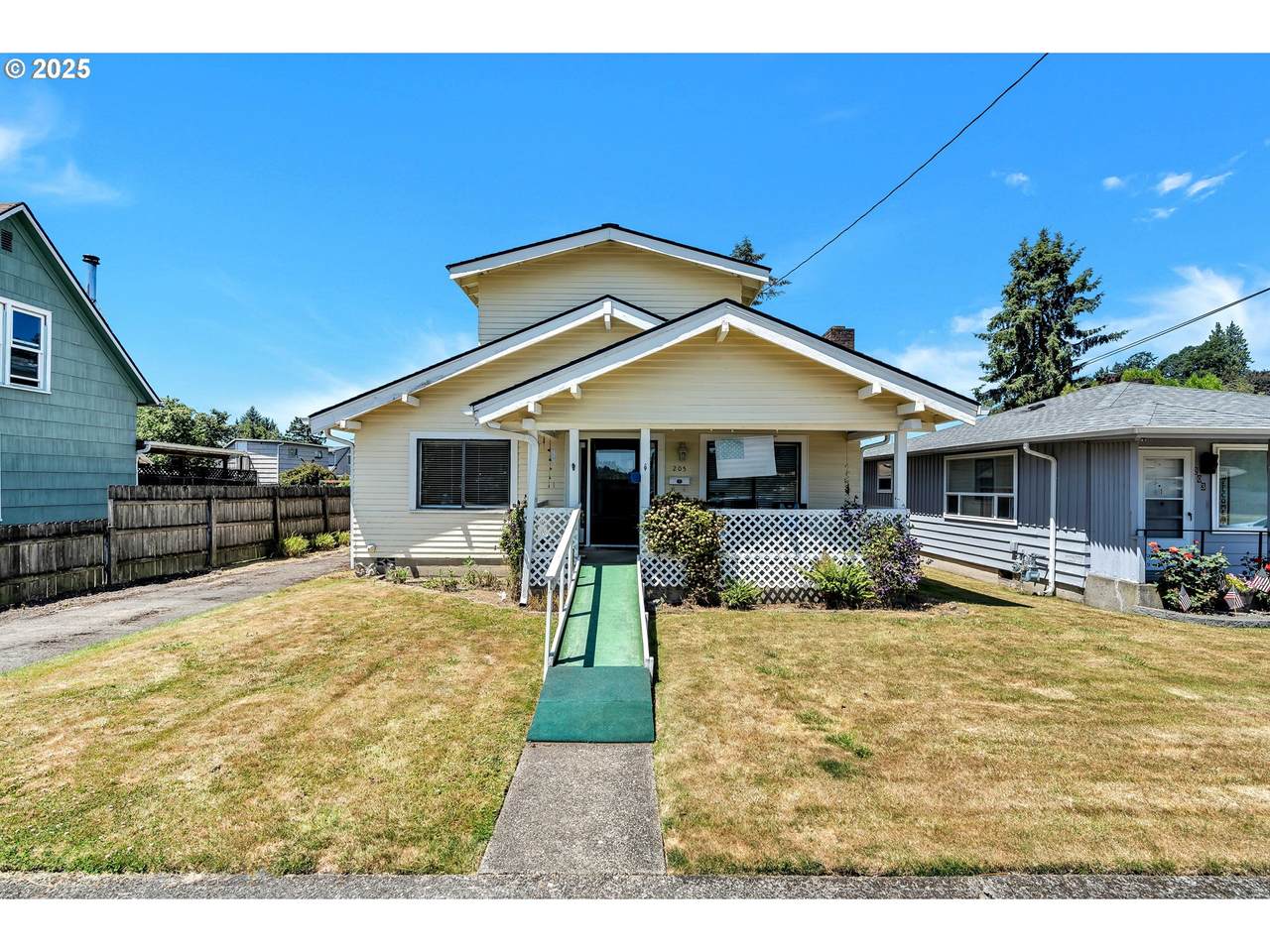 205 10TH Ave - Photo 1