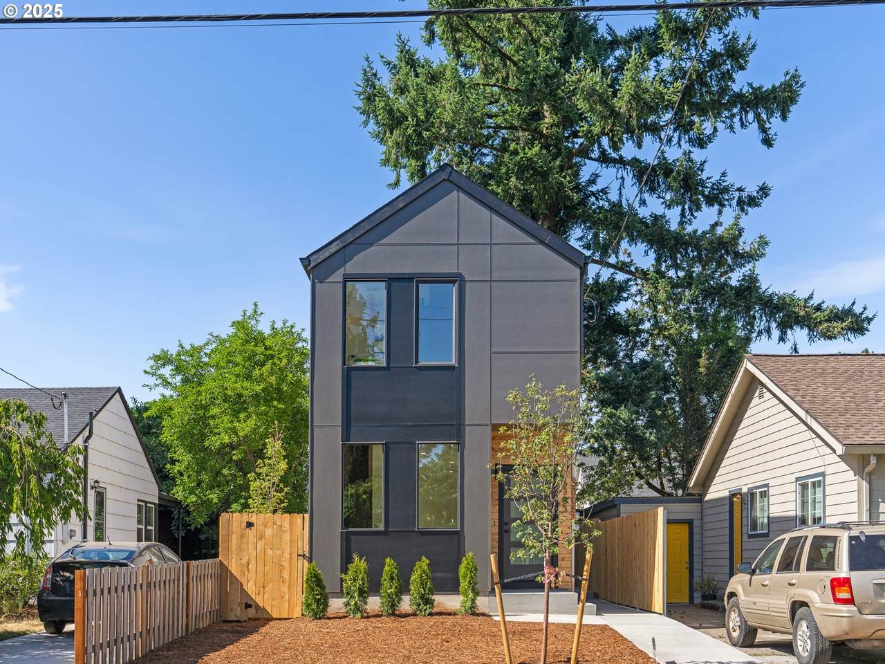 5305 Malden St - Photo 1