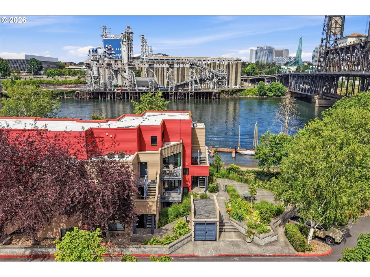 https://bt-photos.global.ssl.fastly.net/portland/1280_boomver_1_327487949-2.jpg