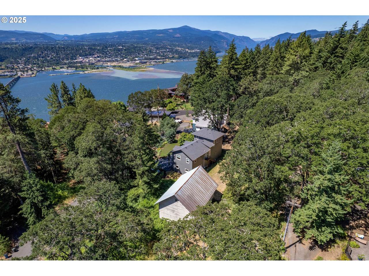 102 Garfield Ave - Photo 1