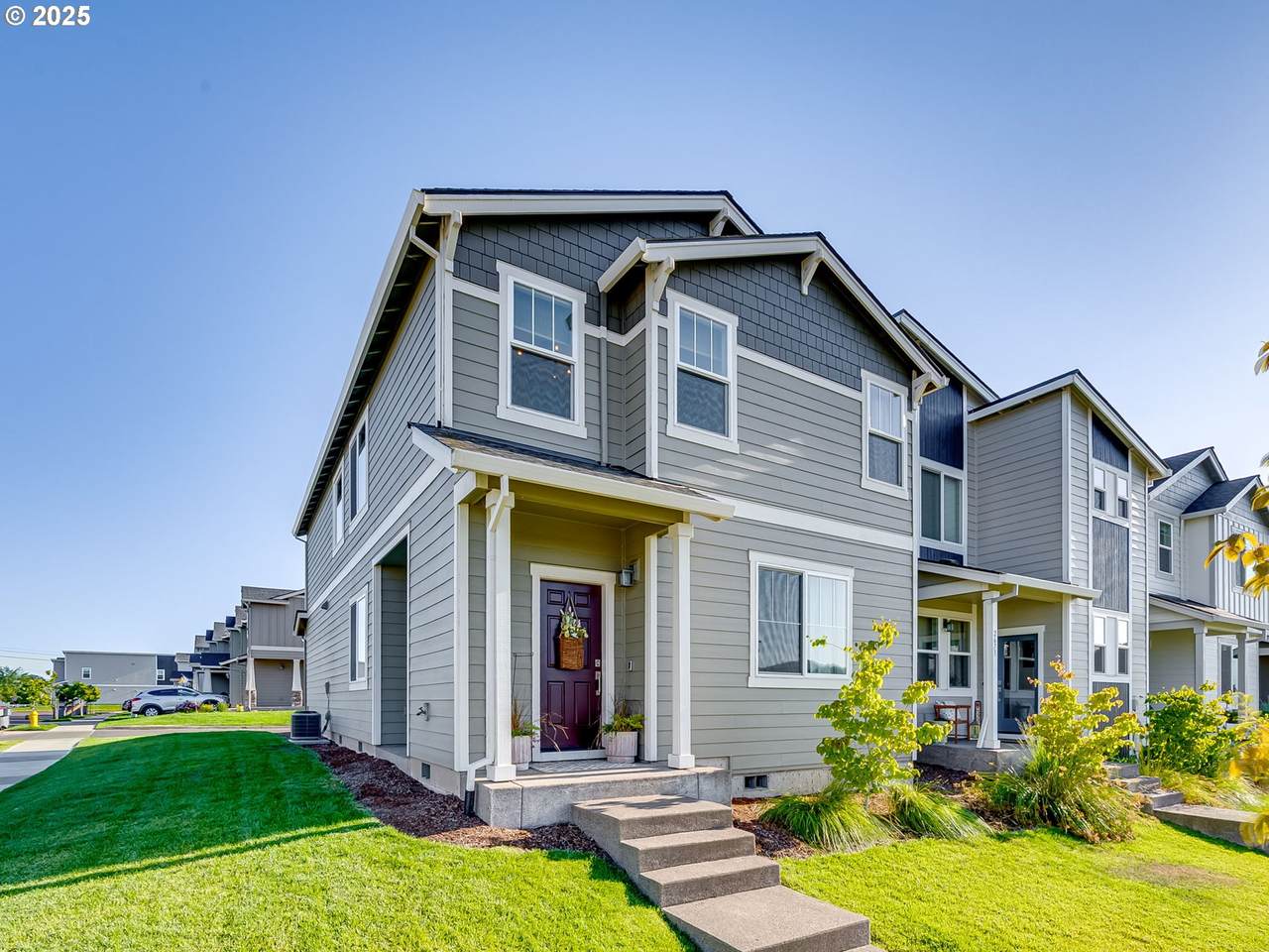 2671 Gregory Dr - Photo 1